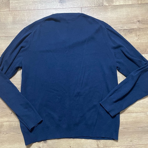 Calvin Klein Men's Ribbed V-Neck
Sweater (Navy / Size L) - Picture 3 of 12